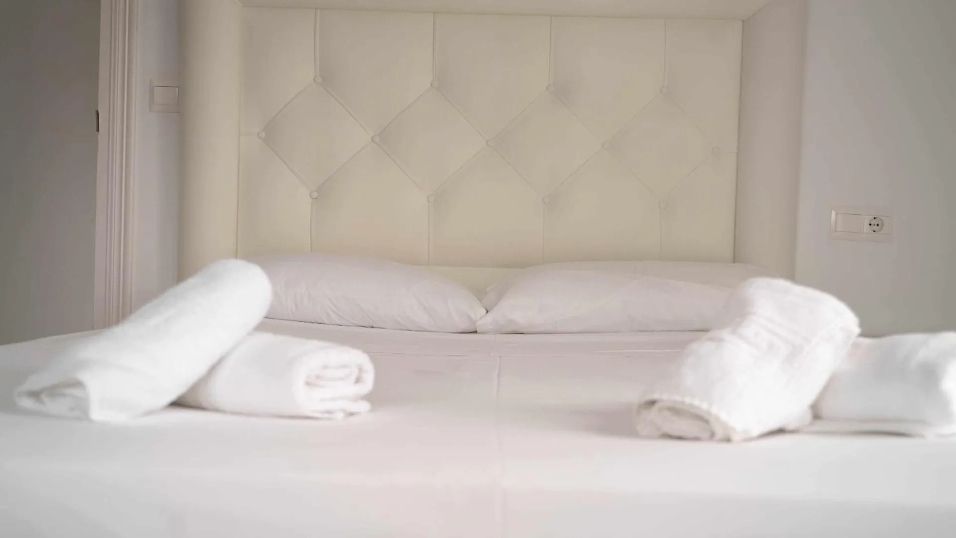 Hostal Paraiso Del Mar Torre Del Mar 0*,